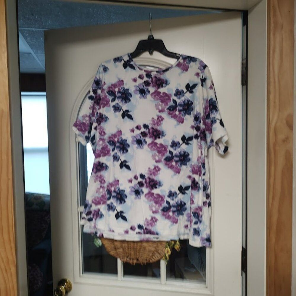 D & Co Purple Blue Flowered Short Sleeve Top Size Women's 2X